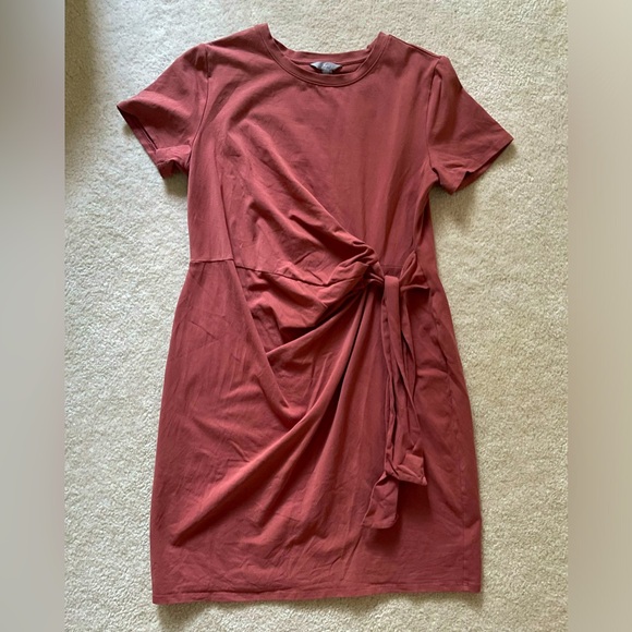 Crew-Neck Short Sleeve Dress With Front Tie - Thyme Maternity - Picture 1 of 4